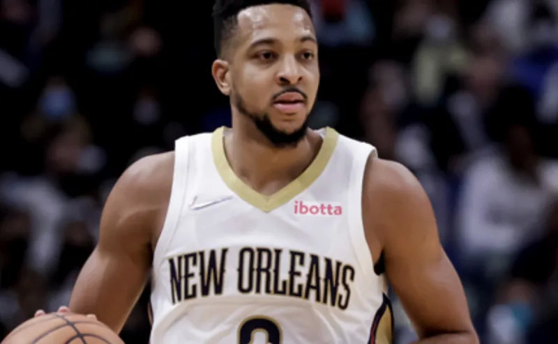  雷霆新秀霍姆格伦首秀亮眼，助队擒黄蜂  