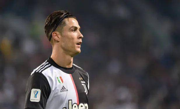  托纳利闪耀赛场入选意甲最佳阵容  